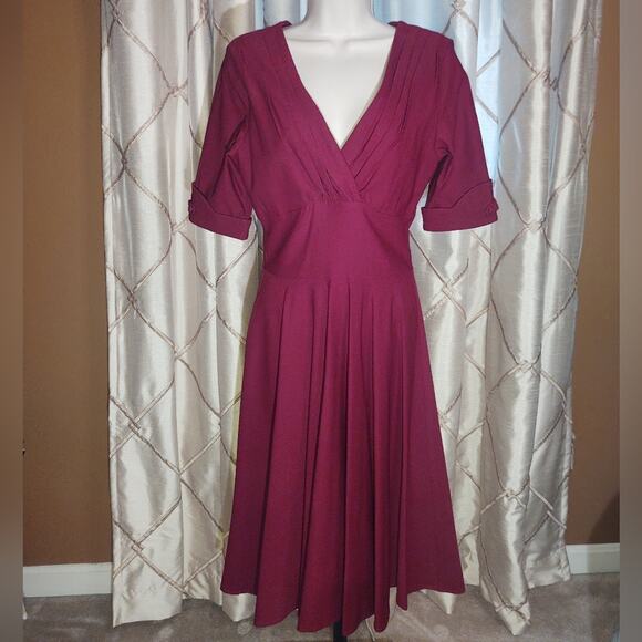 Unique Vintage Swing Dress NWT & Professionally Dry Cleaned - Picture 1 of 9